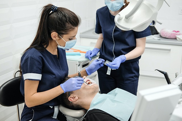 Operacyjne usunięcie zęba zatrzymanego
